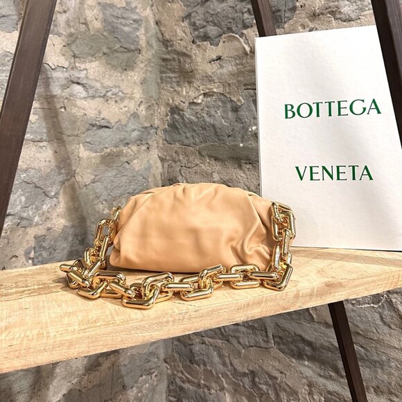 Bottega Veneta Light Brown Leather The Chain Pouch Clutch - Picture 1 of 14